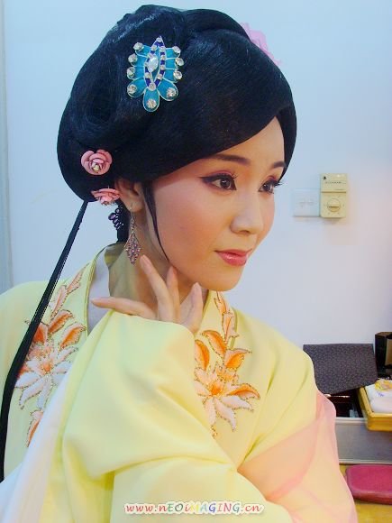 著名越剧演员-谢小 著名越剧演员-谢小